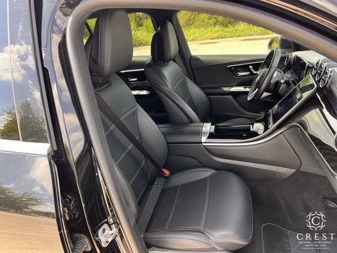 Used 2024 Mercedes-Benz GLC 300 4MATIC image 24
