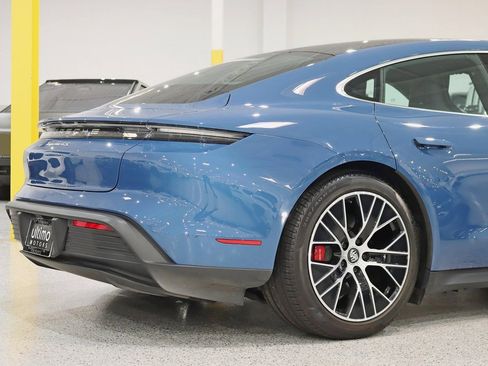 Used 2021 Porsche Taycan 4S image 10