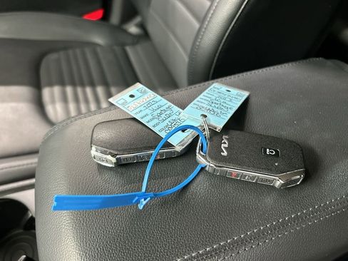 Used 2023 Kia Sportage SX image 12