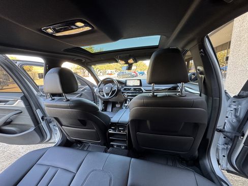 Used 2019 BMW 530i w/ Convenience Package image 24