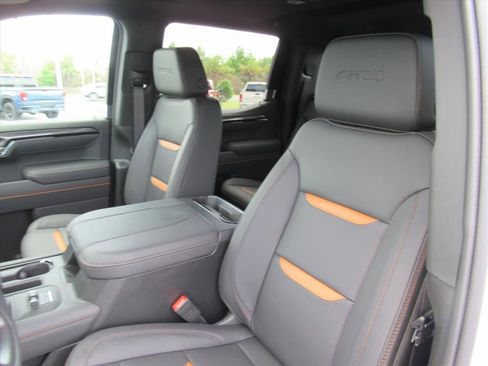 New 2026 GMC Sierra 1500 AT4 w/ AT4 Premium Package AWD/4WD image 18