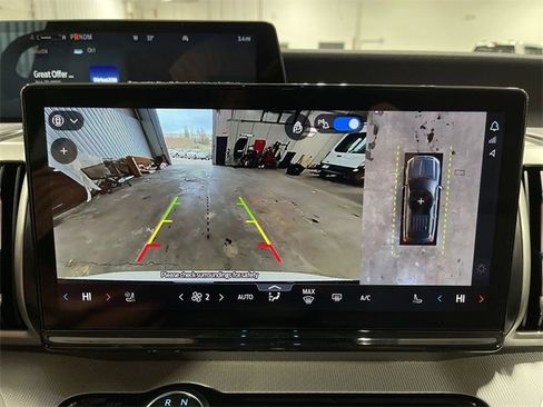 New 2025 Ford Expedition Active image 28