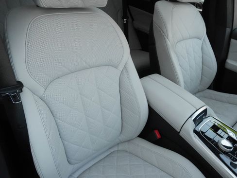 Used 2026 BMW X5 M60i AWD/4WD image 14