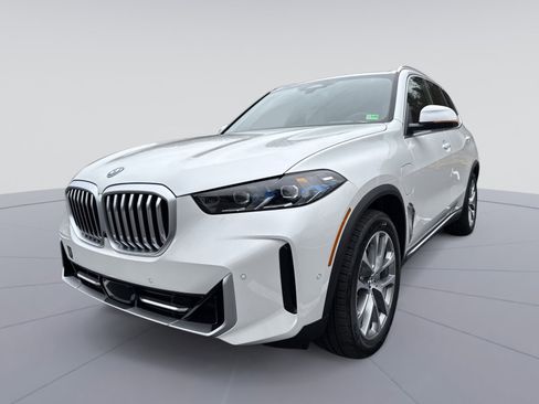 New 2026 BMW X5 xDrive50e w/ Climate Comfort Package image 5