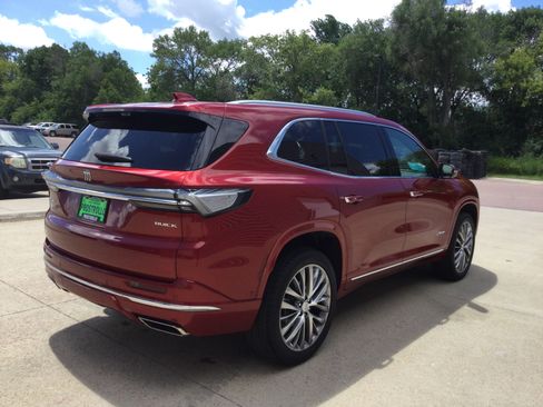 Used 2025 Buick Enclave Avenir w/ Super Cruise Package AWD/4WD image 5