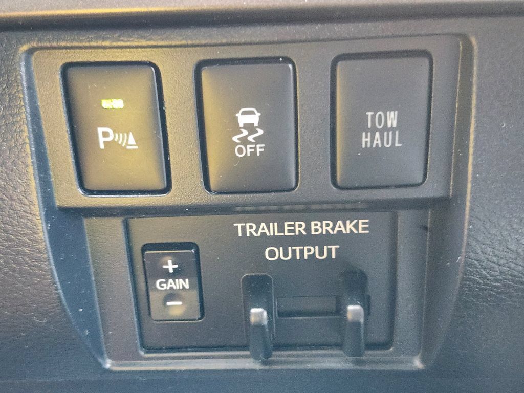 Used 2018 Toyota Tundra SR5 w/ TRD Off Road Package AWD/4WD image 21