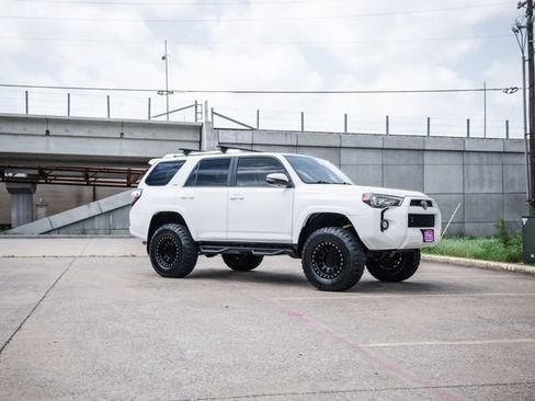Used 2016 Toyota 4Runner SR5 Premium AWD/4WD image 44