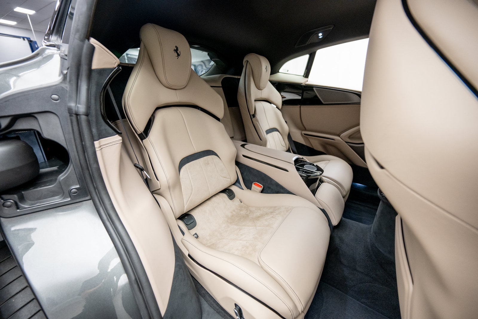 Used 2026 Ferrari Purosangue AWD/4WD image 21