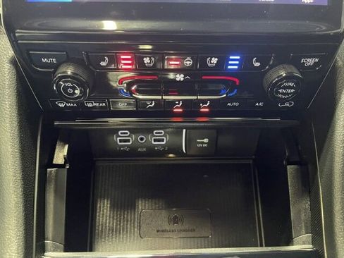 Used 2024 Jeep Grand Cherokee L Limited w/ Luxury Tech Group II image 38