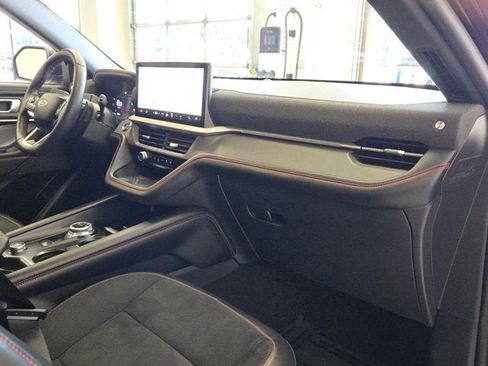 Used 2025 Ford Explorer ST AWD/4WD image 5