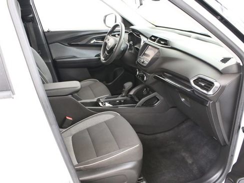 Used 2022 Chevrolet TrailBlazer LT AWD/4WD image 32
