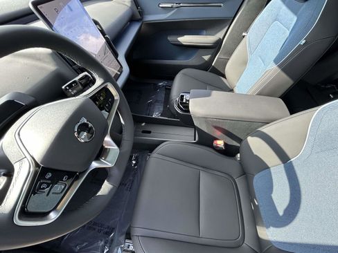 New 2026 Volvo EX30 Cross Country Ultra image 10