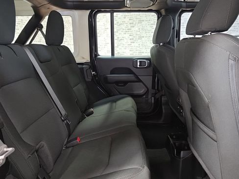 Used 2021 Jeep Wrangler Unlimited Sahara image 11