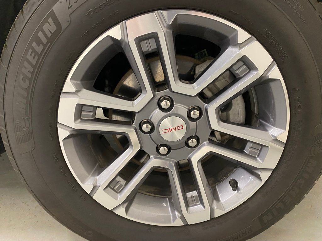 Used 2025 GMC Terrain Elevation AWD/4WD image 24