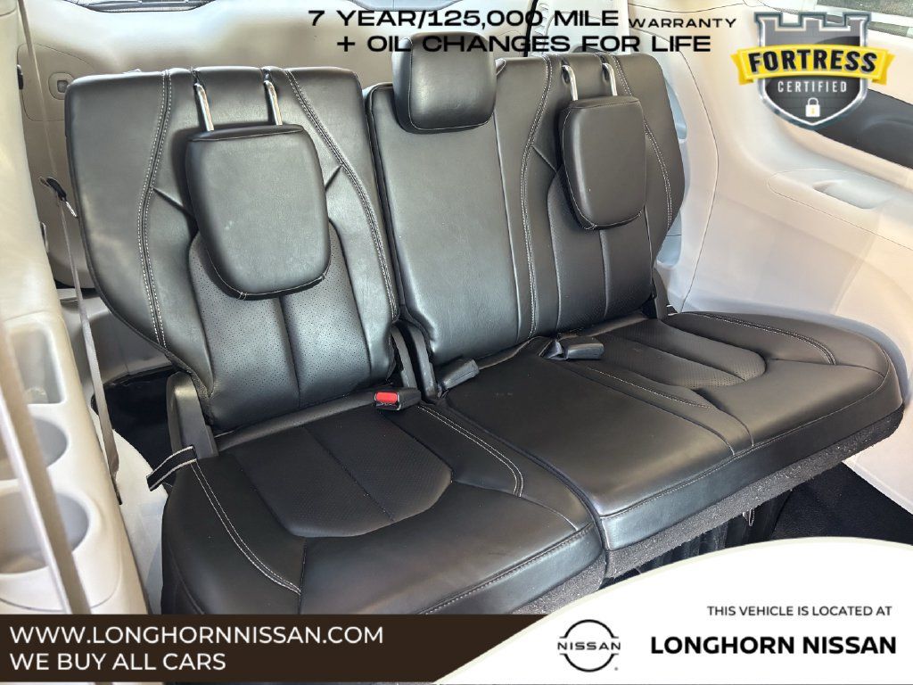 Used 2023 Chrysler Pacifica Touring-L FWD image 24