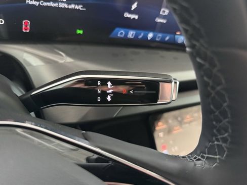 New 2026 Cadillac Vistiq Luxury image 26