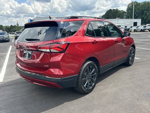 Used 2023 Chevrolet Equinox RS FWD image 8