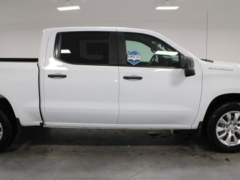 Used 2024 Chevrolet Silverado 1500 Custom image 11