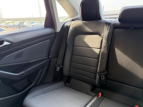 Used 2025 Volkswagen Jetta SE image 38