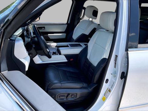 Used 2023 Toyota Tundra Capstone AWD/4WD image 8