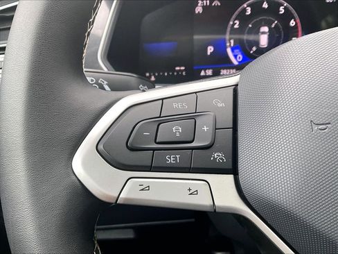 Certified 2023 Volkswagen Tiguan SE w/ Panoramic Sunroof Package AWD/4WD image 23