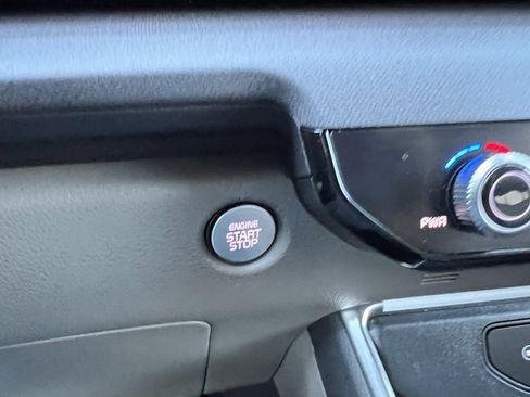 Certified 2025 Kia Carnival EX image 36