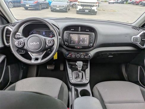Used 2022 Kia Soul LX w/ Technology Package image 17