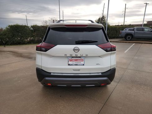 Certified 2023 Nissan Rogue SL w/ SL Premium Package image 6