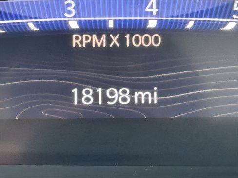 Used 2024 Jeep Grand Cherokee Limited image 13