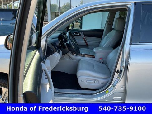Used 2013 Toyota Highlander Limited FWD image 32