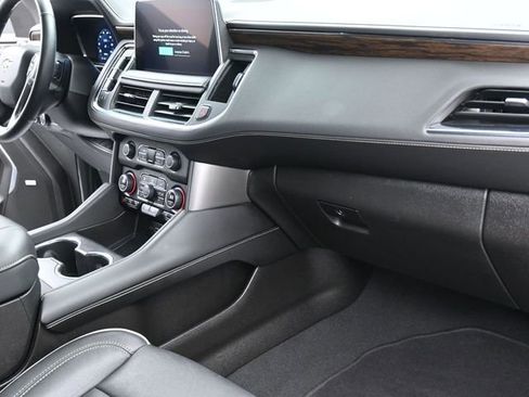 Used 2023 Chevrolet Suburban Premier image 28