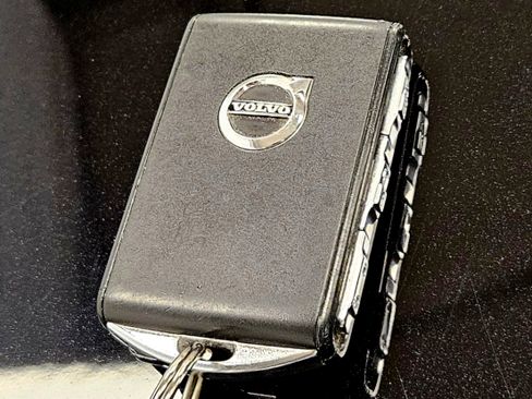 Used 2023 Volvo C40 P8 Recharge Ultimate image 42