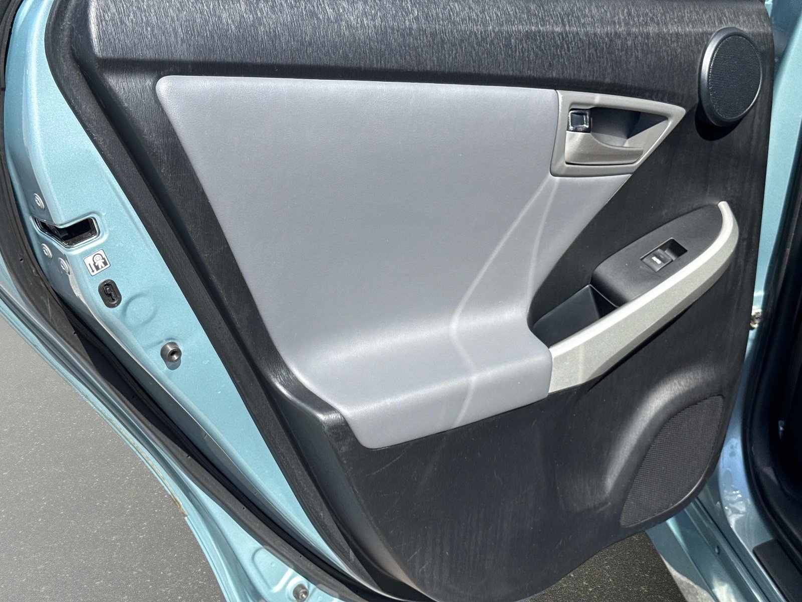 Used 2015 Toyota Prius Five w/ Advanced Technology Package FWD image 12