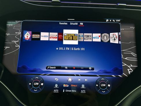 Certified 2023 Mercedes-Benz EQS 580 4MATIC Sedan w/ Exclusive Trim Package image 24
