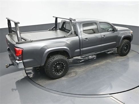 Used 2018 Toyota Tacoma SR5 image 33