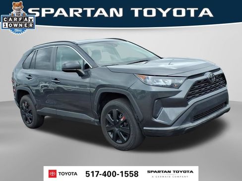 Used 2020 Toyota RAV4 LE FWD image 4