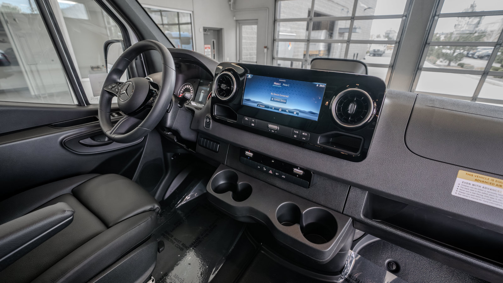 Used 2025 Mercedes-Benz Sprinter 2500 image 24