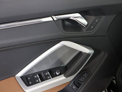 Used 2025 Audi Q3 2.0T Premium w/ Convenience Package image 21