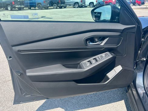 Used 2025 Honda Accord SE image 13