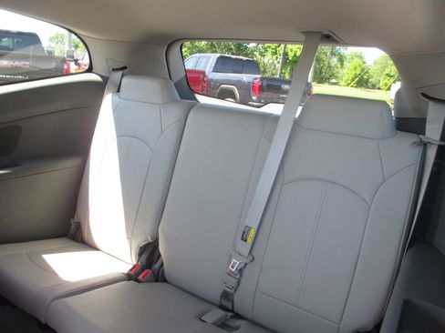 Used 2015 Chevrolet Traverse LT FWD image 22