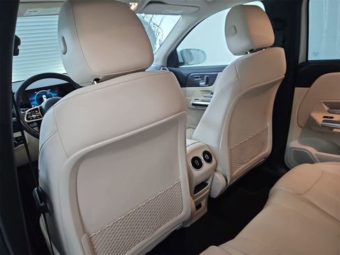 Used 2022 Mercedes-Benz GLA 250 4MATIC image 18