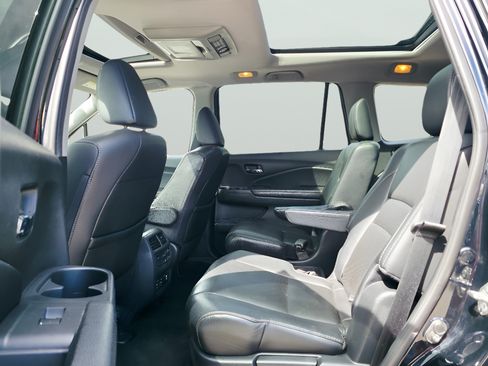 Used 2017 Honda Pilot Elite image 13