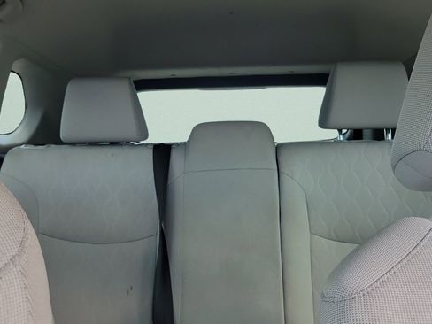 Used 2025 Toyota Corolla Cross L FWD image 9