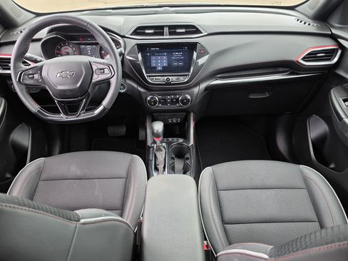 Used 2023 Chevrolet TrailBlazer RS w/ Convenience Package FWD image 8