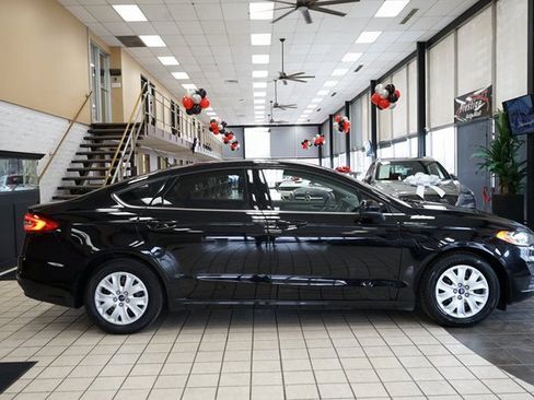 Used 2019 Ford Fusion S image 16