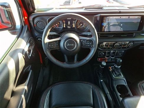 Used 2024 Jeep Wrangler Unlimited Rubicon w/ Technology Group image 11