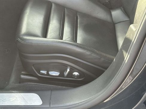 Used 2018 Porsche Panamera 4 image 14