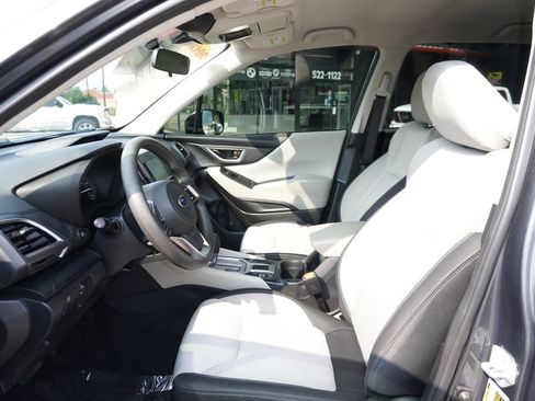 Used 2023 Subaru Forester AWD/4WD image 23