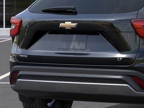 New 2026 Chevrolet Trax LT FWD image 16
