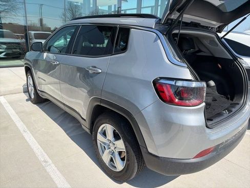 Used 2022 Jeep Compass Latitude w/ Convenience Group image 3